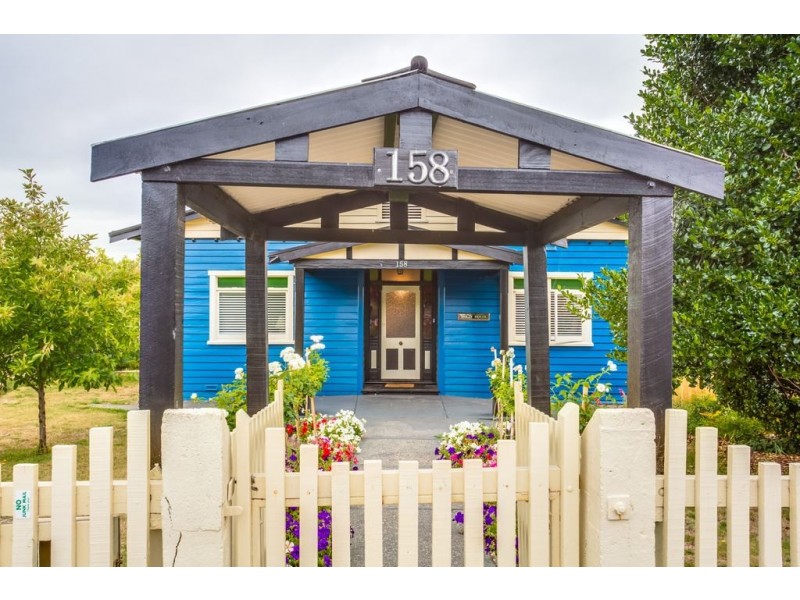 158 Weld st, Beaconsfield TAS 7270