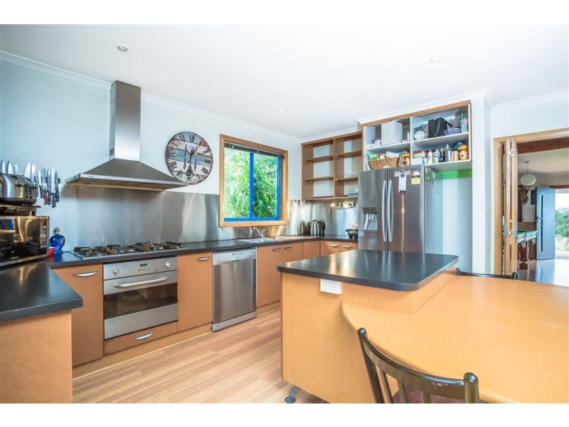 11 Beach Road, Gravelly Beach TAS 7276