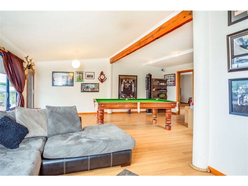 11 Beach Road, Gravelly Beach TAS 7276