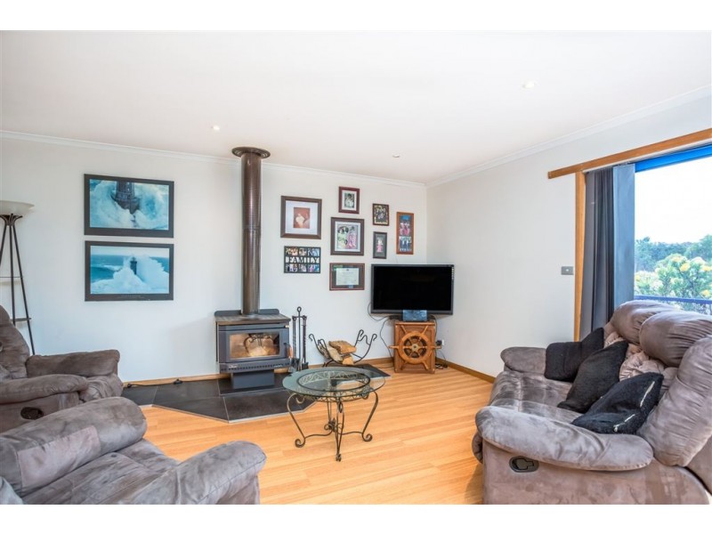 11 Beach Road, Gravelly Beach TAS 7276