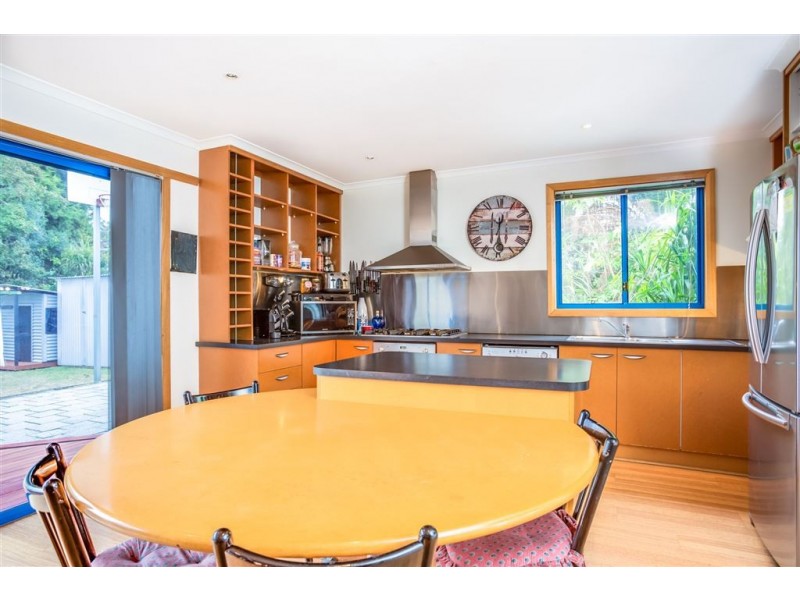 11 Beach Road, Gravelly Beach TAS 7276