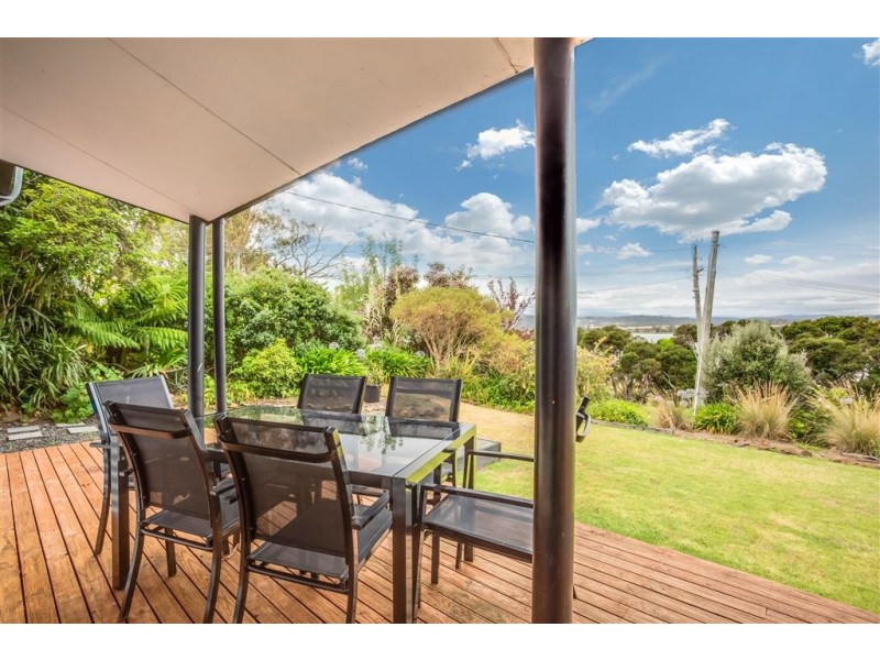 11 Beach Road, Gravelly Beach TAS 7276