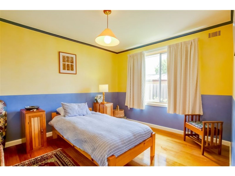 19 Beach Rd, Gravelly Beach TAS 7276