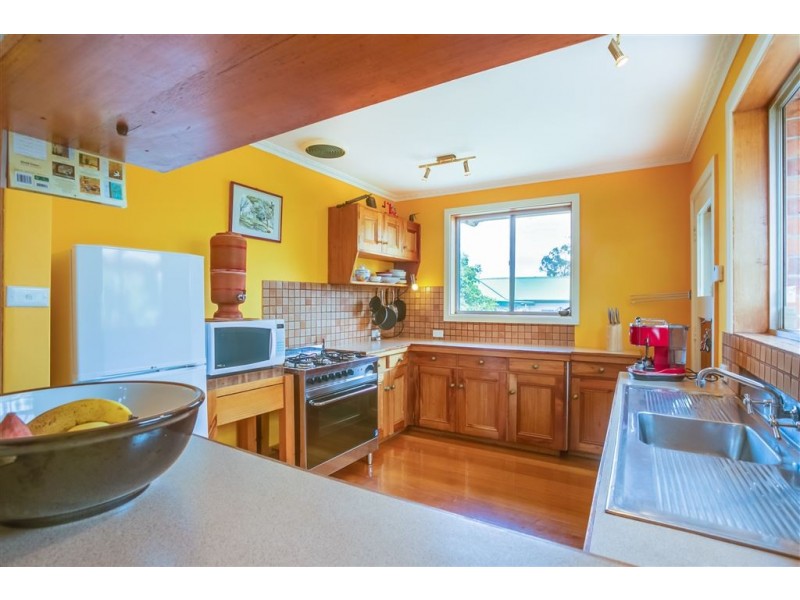 19 Beach Rd, Gravelly Beach TAS 7276