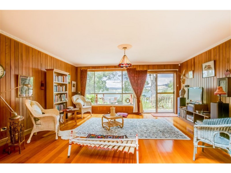 19 Beach Rd, Gravelly Beach TAS 7276