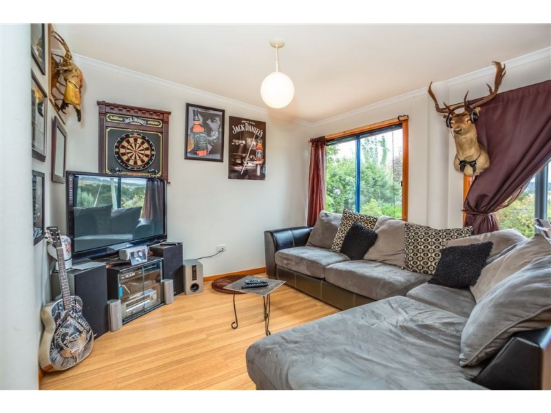 11 Beach Road, Gravelly Beach TAS 7276