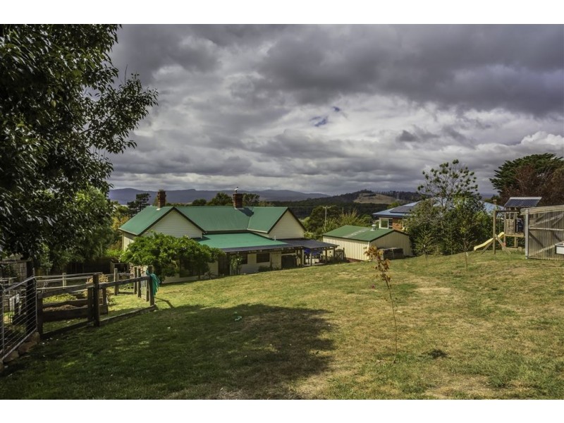 15 Main Road, Lanena TAS 7275