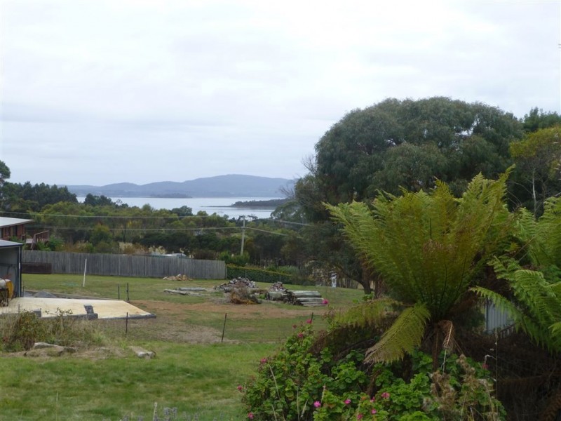 14 Torneys Road, Beauty Point TAS 7270