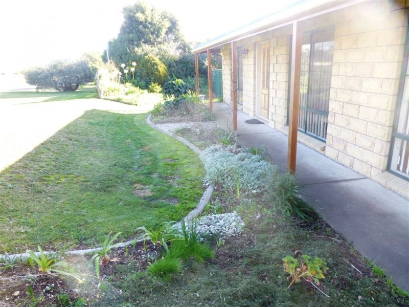 14 Garrett Street, Beauty Point TAS 7270