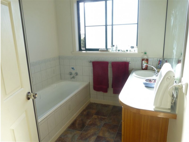 14 Garrett Street, Beauty Point TAS 7270