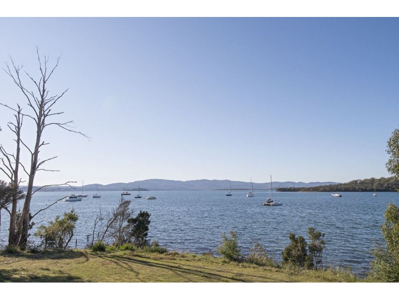 1B Kemps Parade, Beauty Point TAS 7270