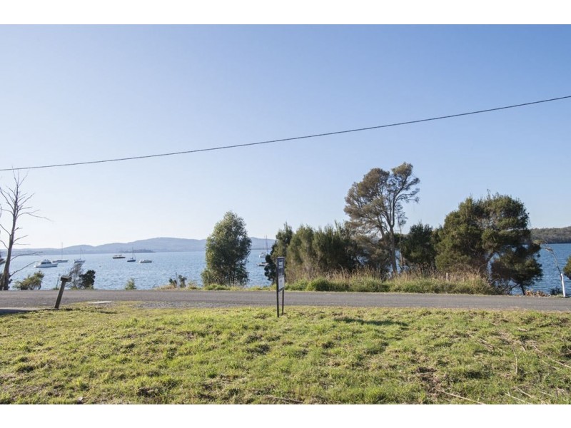 1B Kemps Parade, Beauty Point TAS 7270