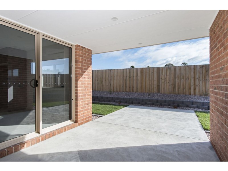 2/6 Papunya Place, Legana TAS 7277