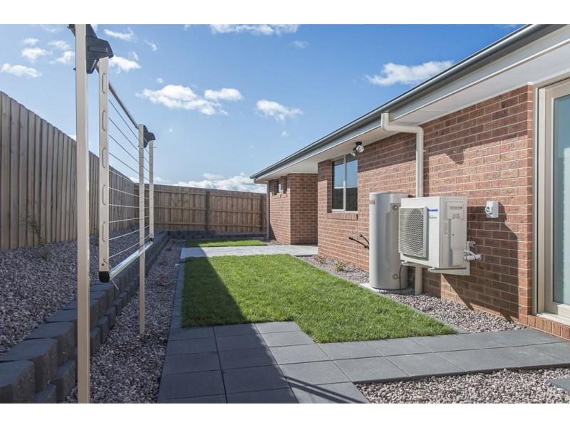 2/6 Papunya Place, Legana TAS 7277