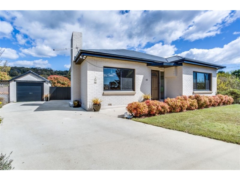 49 Weld street, Beaconsfield TAS 7270