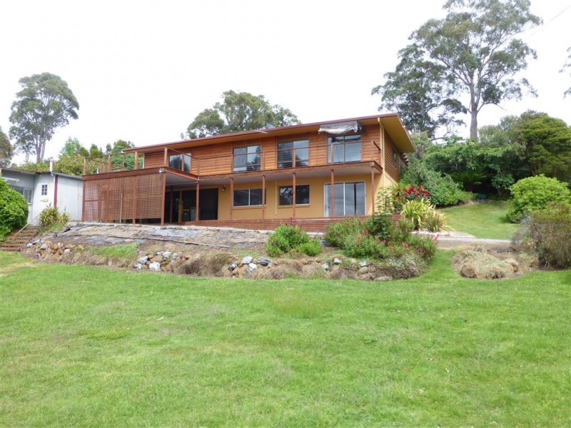 7 Augustus Street, Beauty Point TAS 7270