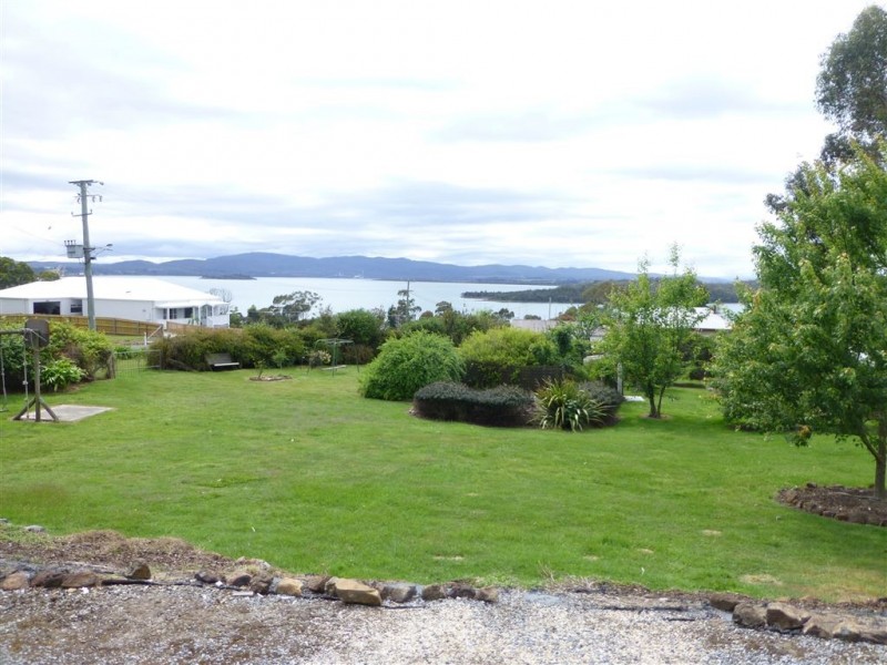 7 Augustus Street, Beauty Point TAS 7270