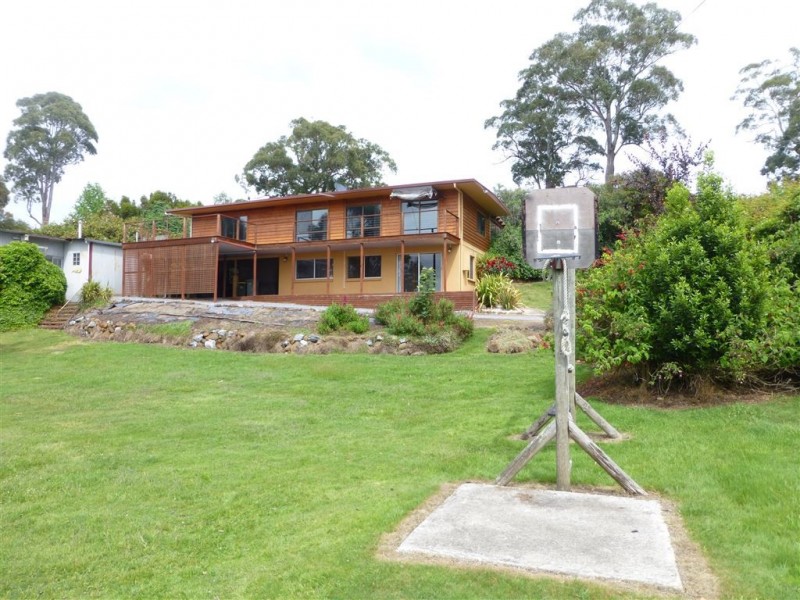 7 Augustus Street, Beauty Point TAS 7270