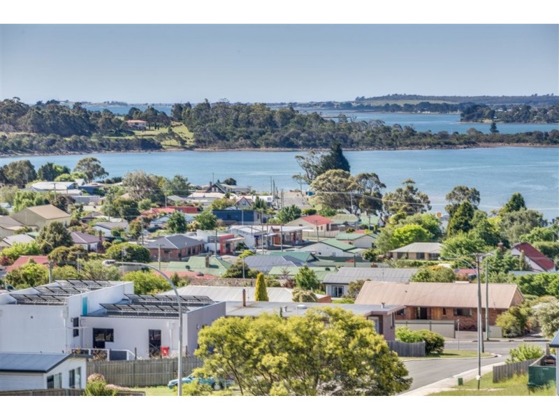 12 Ross Street, Beauty Point TAS 7270