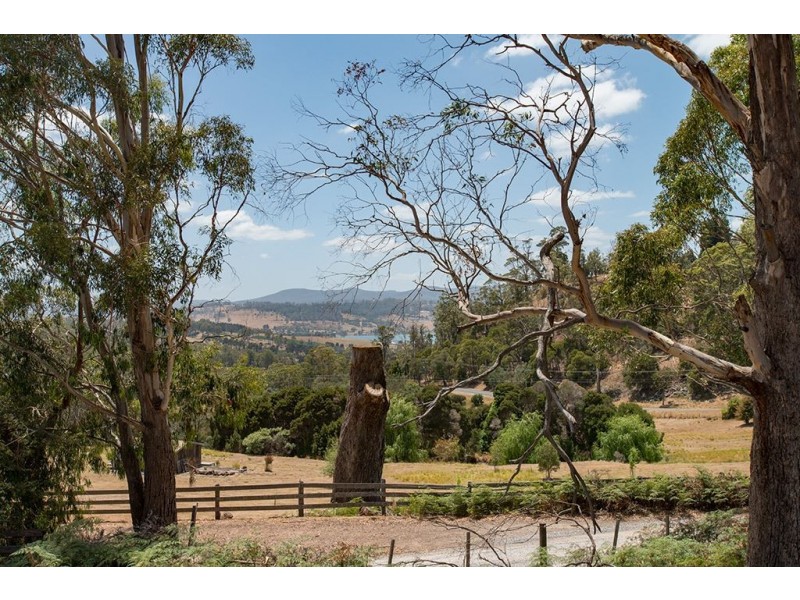 8 Mountain View Crescent, Grindelwald TAS 7277