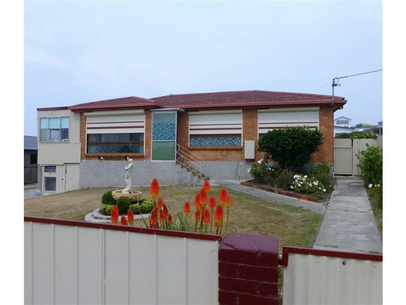 148 Charles St, Beauty Point TAS 7270