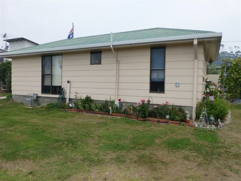 148 Charles St, Beauty Point TAS 7270