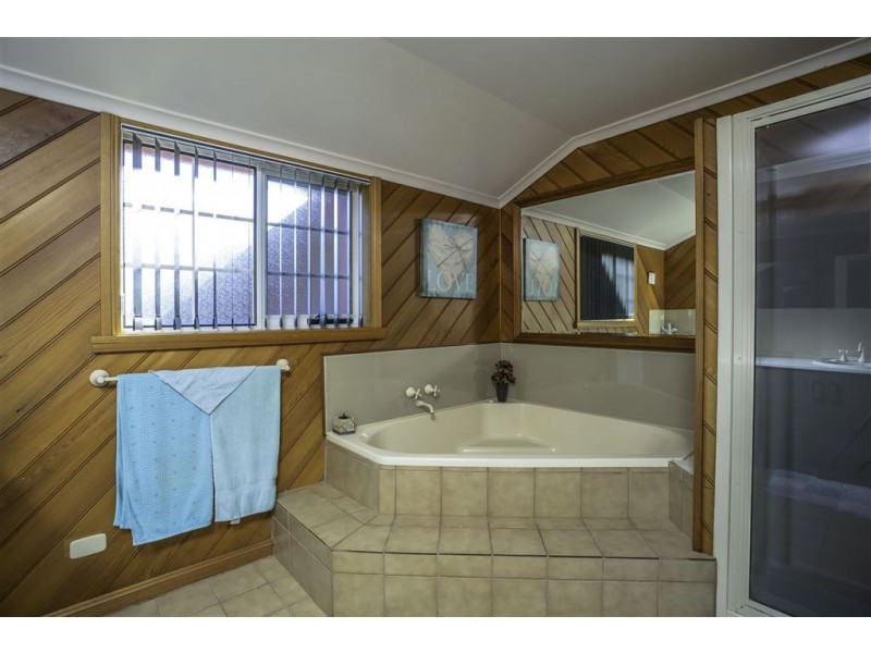 34 Douglas Street, Beaconsfield TAS 7270