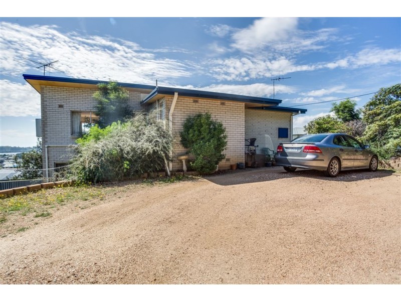 16 Ross Street, Beauty Point TAS 7270