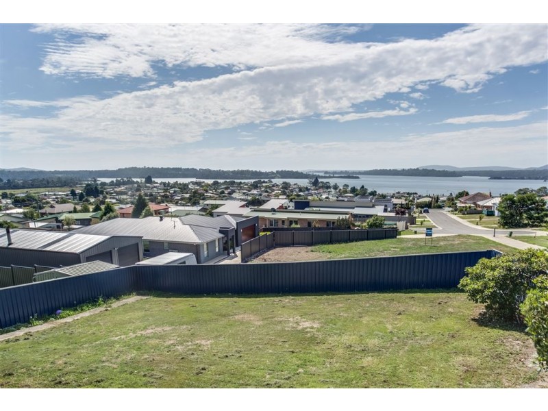 16 Ross Street, Beauty Point TAS 7270