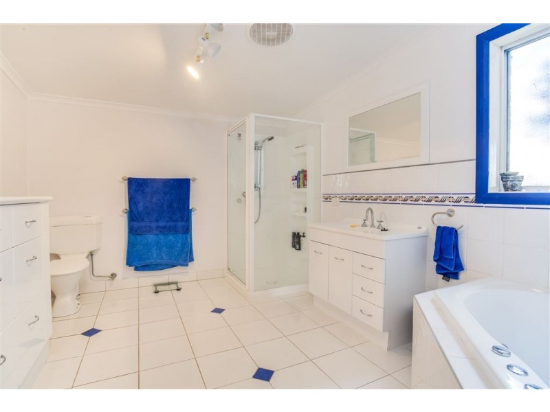 16 Ross Street, Beauty Point TAS 7270