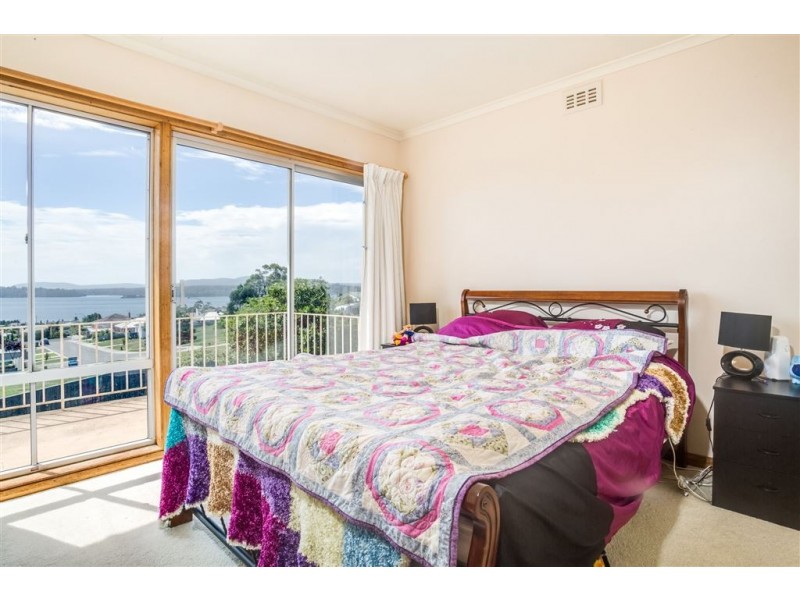 16 Ross Street, Beauty Point TAS 7270