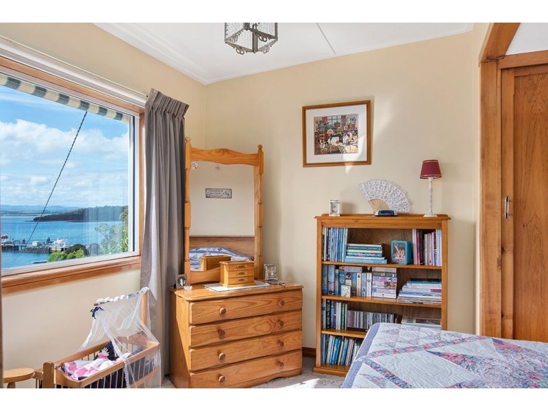 131 Flinders Street, Beauty Point TAS 7270