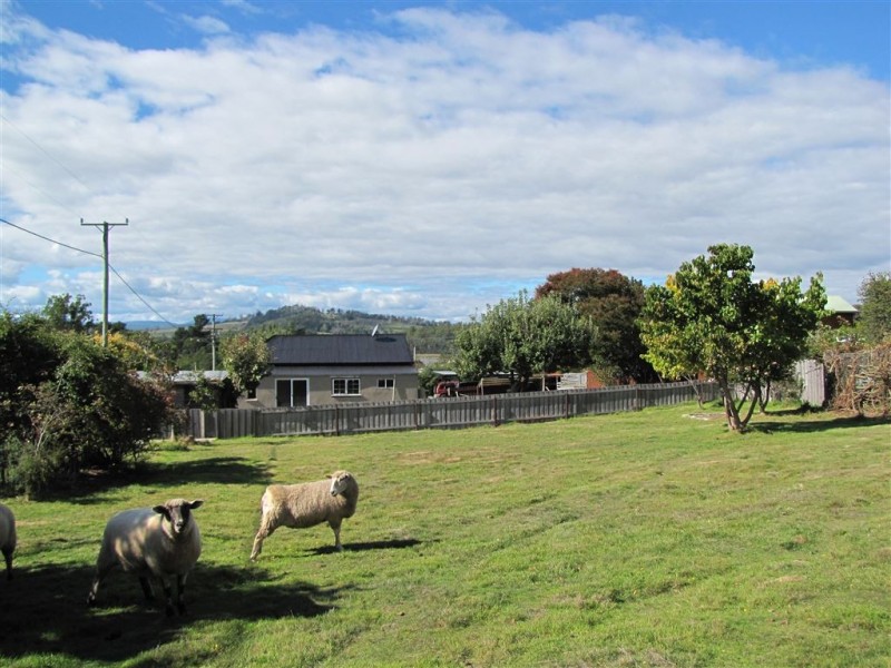 . Tomah Place, Gravelly Beach TAS 7276