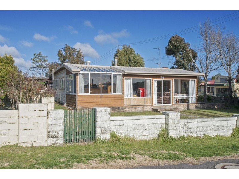 35 Esplanade, Beauty Point TAS 7270