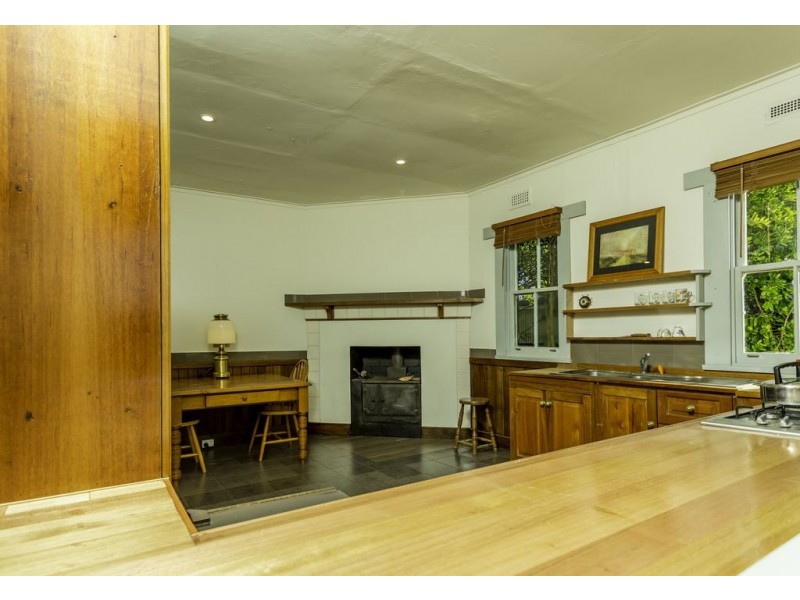 242 Flinders Street, Beauty Point TAS 7270