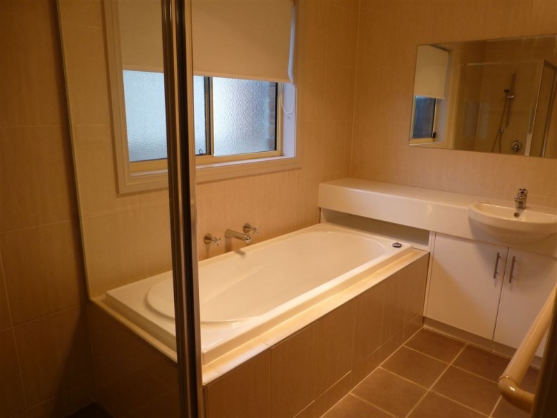 2/1A Beaton Street, Exeter TAS 7275