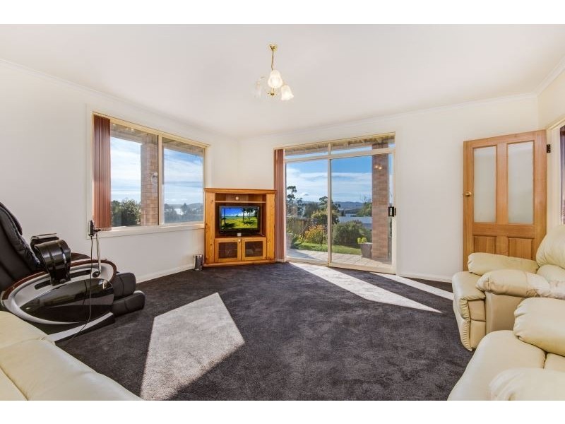 2 Augustus Street, Beauty Point TAS 7270
