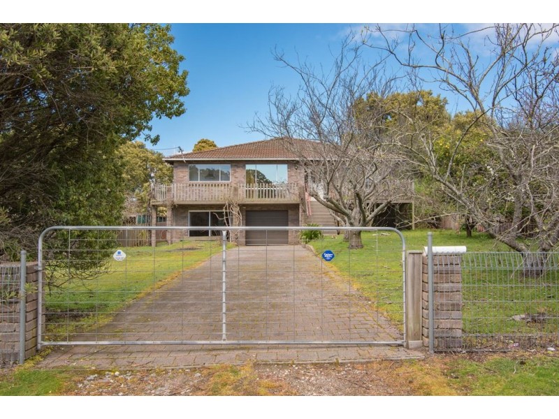 66 Little Swan Point Road, Gravelly Beach TAS 7276