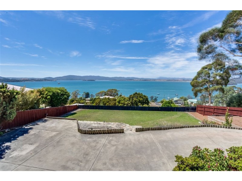 142 Oxford Street, Beauty Point TAS 7270