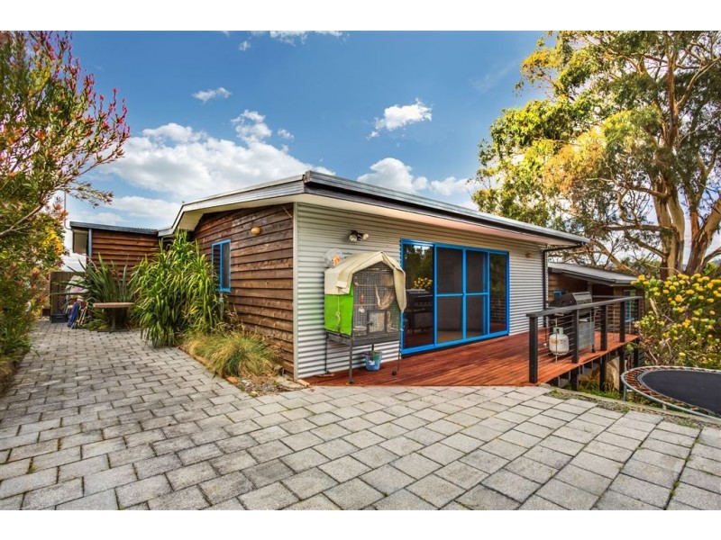 11 Beach Road, Gravelly Beach TAS 7276