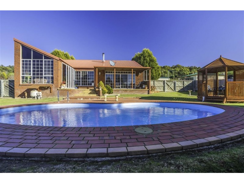 34 Douglas Street, Beaconsfield TAS 7270