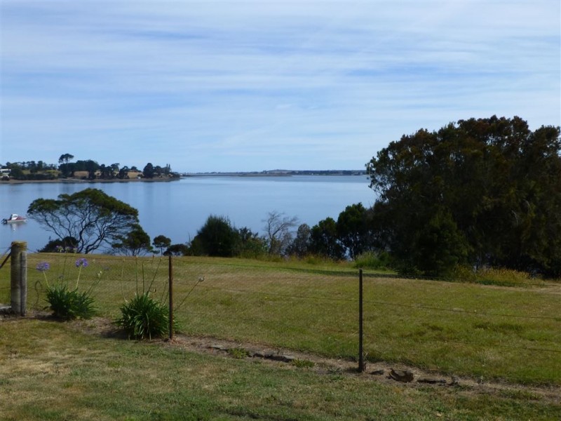 89 Sunset Boulevard, Clarence Point TAS 7270