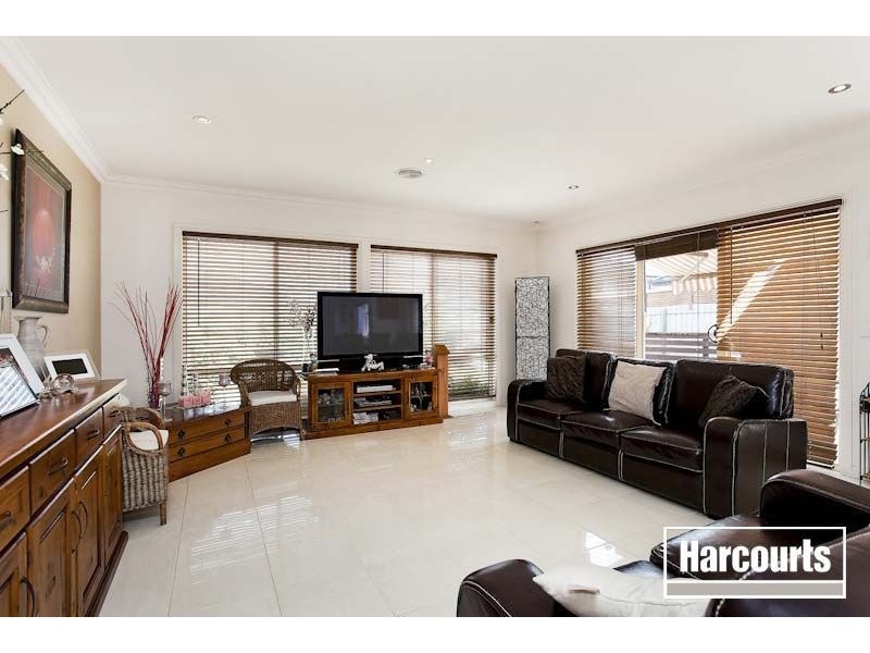 3 Baynton Crescent, Lynbrook VIC 3975