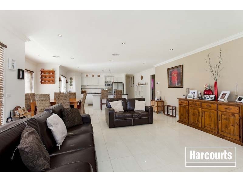 3 Baynton Crescent, Lynbrook VIC 3975