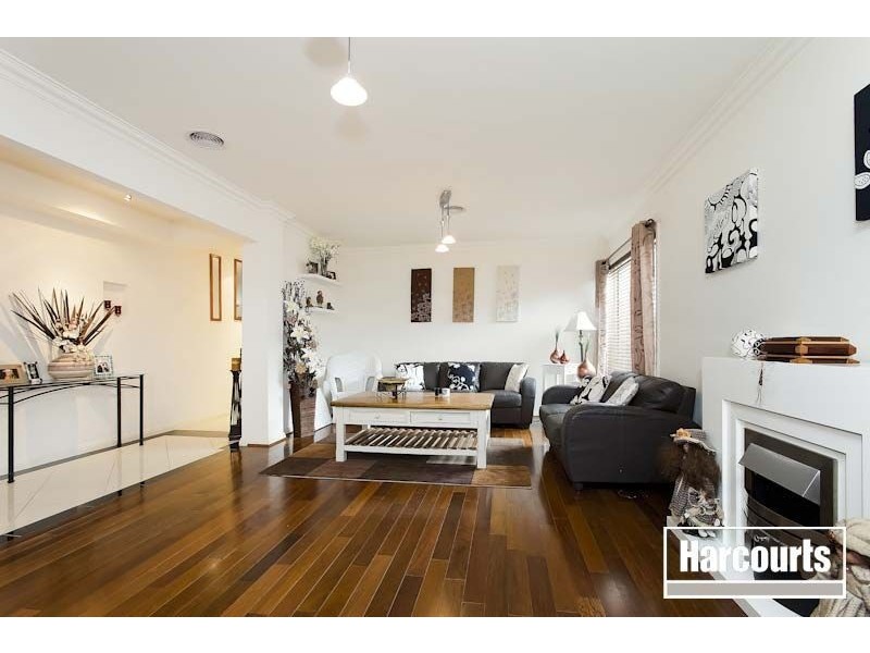 3 Baynton Crescent, Lynbrook VIC 3975