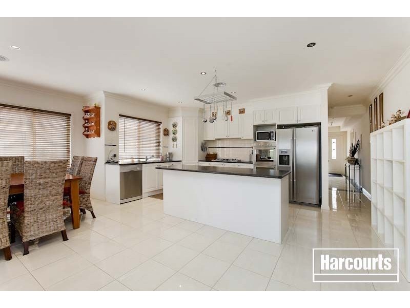 3 Baynton Crescent, Lynbrook VIC 3975