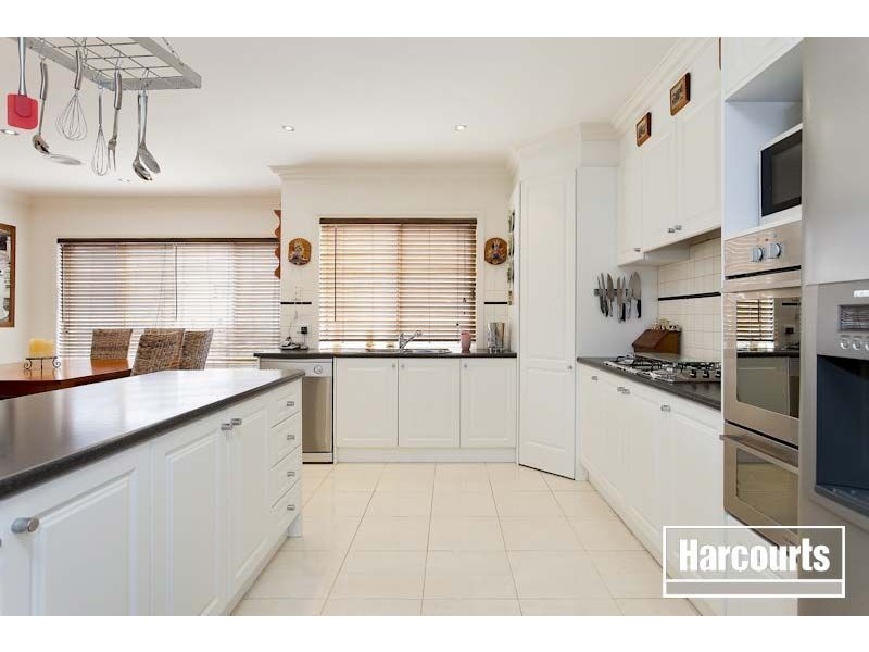 3 Baynton Crescent, Lynbrook VIC 3975