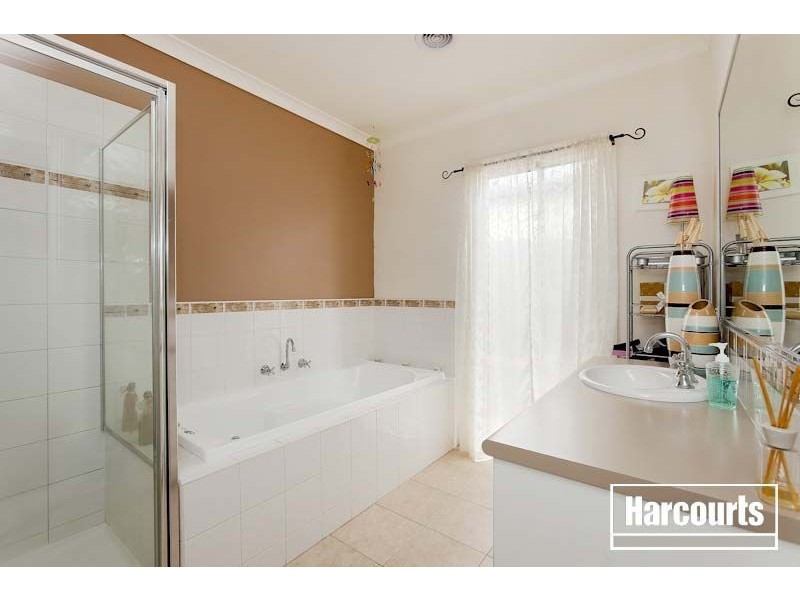 3 Baynton Crescent, Lynbrook VIC 3975