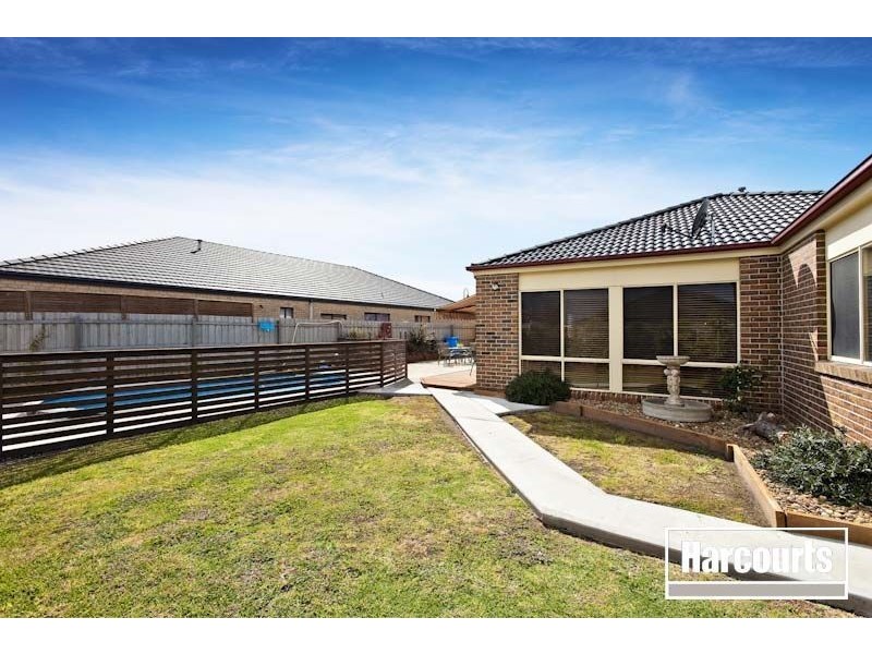 3 Baynton Crescent, Lynbrook VIC 3975