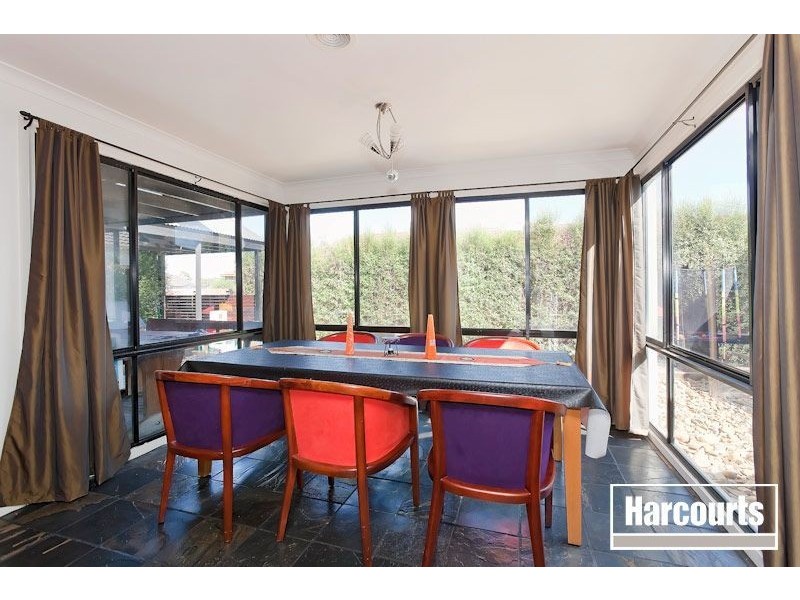 23 Hutchinson Drive, Lynbrook VIC 3975